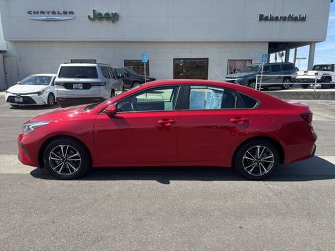 Used 2022 Kia Forte LXS FWD image 2