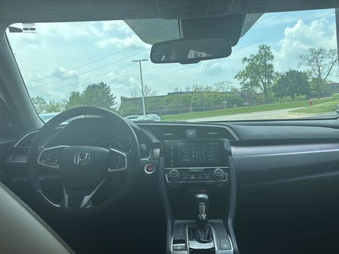 Used 2017 Honda Civic Touring image 19