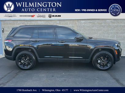 Used 2025 Jeep Grand Cherokee Altitude