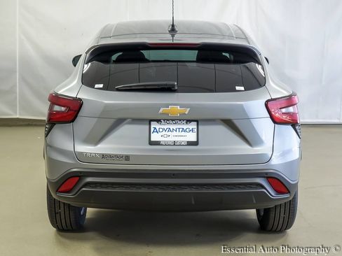 New 2026 Chevrolet Trax LS w/ LS Convenience Package FWD image 6