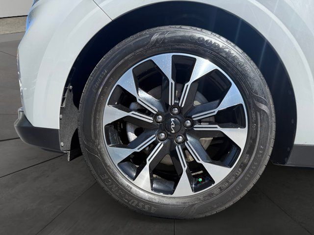 Used 2024 Kia Carnival EX FWD image 9