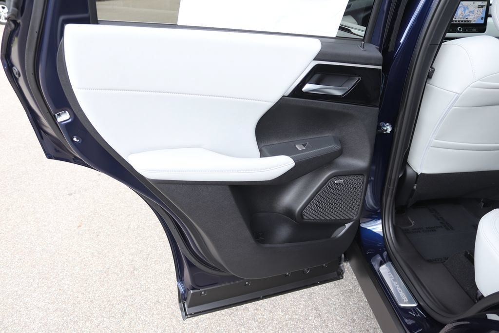 New 2026 Mitsubishi Outlander SE AWD/4WD image 8