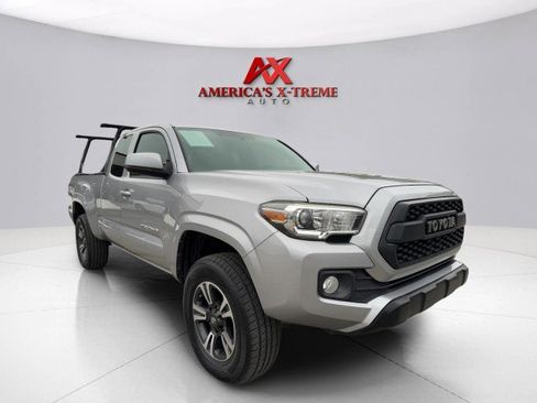 Used 2017 Toyota Tacoma SR5 image 7