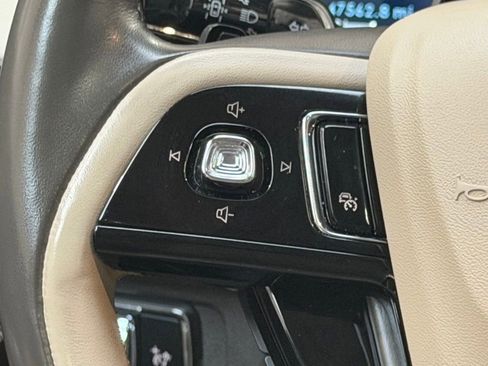 Used 2023 Lincoln Corsair Reserve w/ Equipment Group 202A AWD/4WD image 18