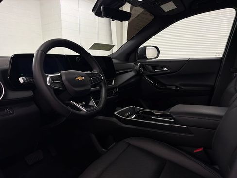 Used 2025 Chevrolet Equinox LT w/ Convenience Package II FWD image 6
