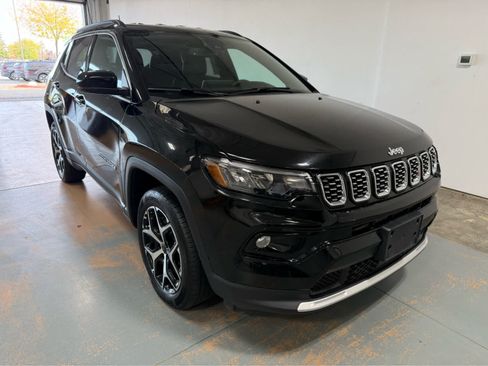 Used 2025 Jeep Compass Limited AWD/4WD image 5