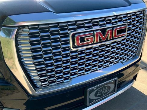 Used 2021 GMC Yukon Denali w/ Denali Premium Package AWD/4WD image 31