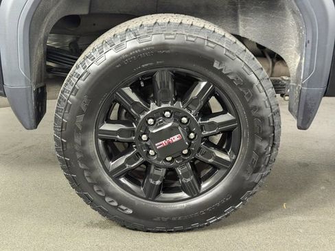 Used 2025 GMC Sierra 2500 AT4 w/ Technology Package image 13