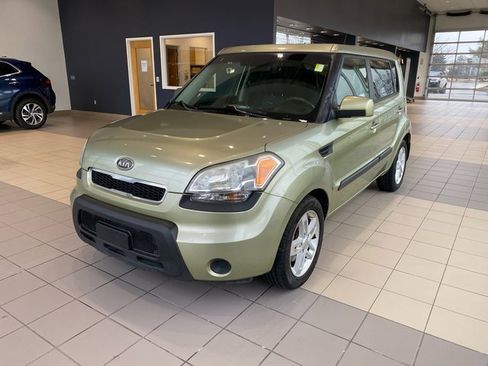 Used 2011 Kia Soul + image 4
