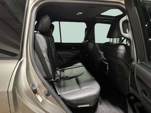 Used 2024 Lexus LX 600 4WD w/ Appearance Package image 32