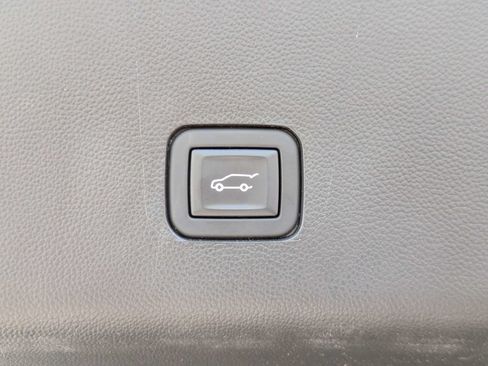 Used 2023 Chevrolet Traverse RS w/ LPO, Floor Liner Package FWD image 14