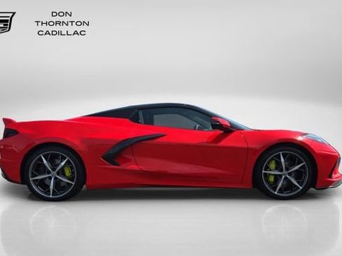Used 2023 Chevrolet Corvette Stingray Premium Conv w/ Z51 Performance Package RWD image 6