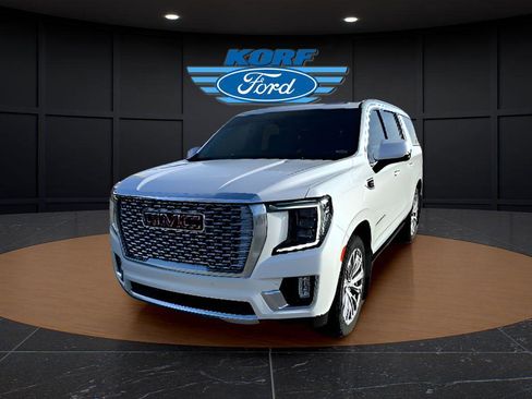 Used 2021 GMC Yukon XL Denali image 1