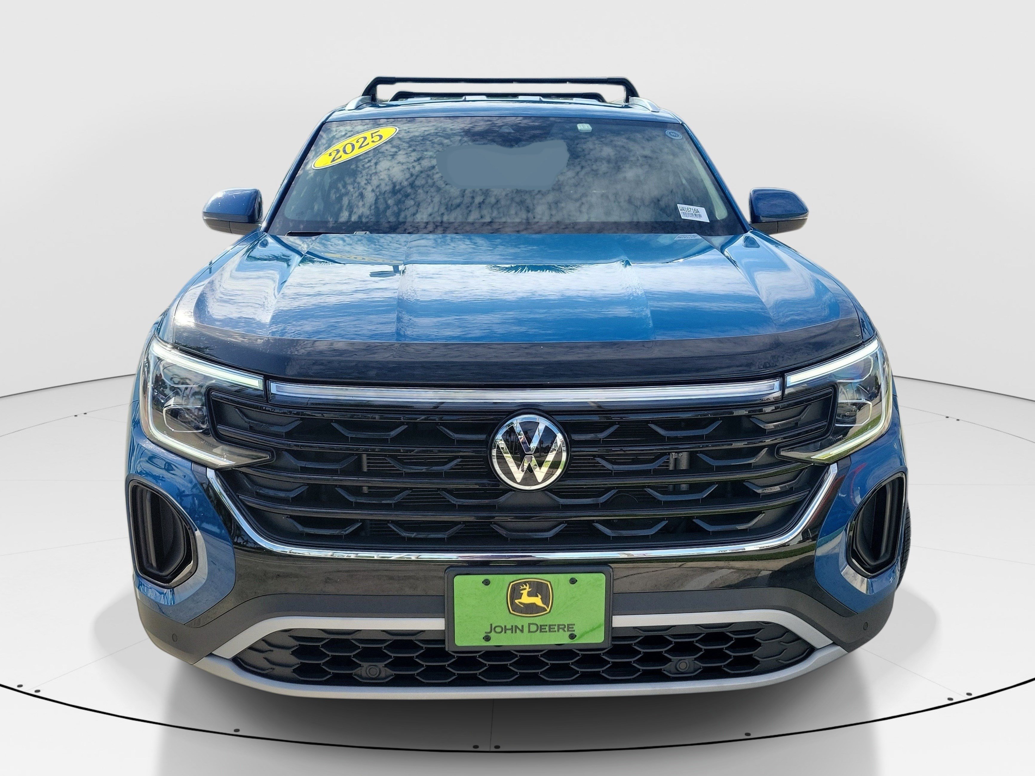 Used 2025 Volkswagen Atlas Cross Sport SE FWD image 2