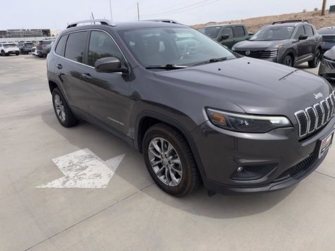 Used 2020 Jeep Cherokee Latitude Plus image 3