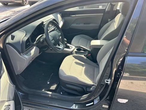 Used 2020 Hyundai Elantra SE FWD image 5