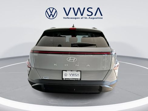 Used 2024 Hyundai Kona SEL FWD image 6