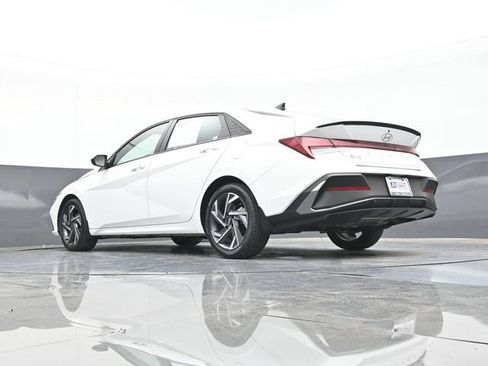 Used 2025 Hyundai Elantra Sport FWD image 45