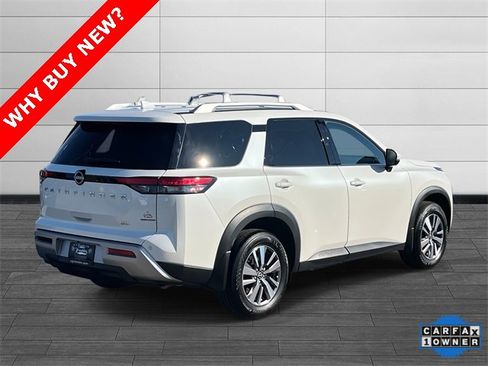 Used 2024 Nissan Pathfinder SL image 3