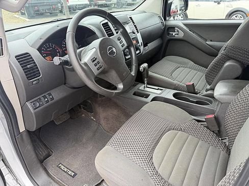 Used 2013 Nissan Frontier SV w/ SV Value Truck Pkg image 10