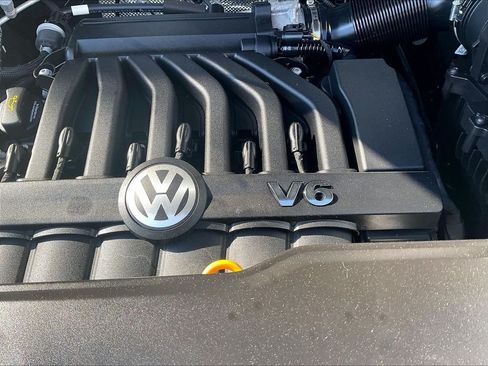 Used 2023 Volkswagen Atlas Cross Sport SE AWD/4WD image 33