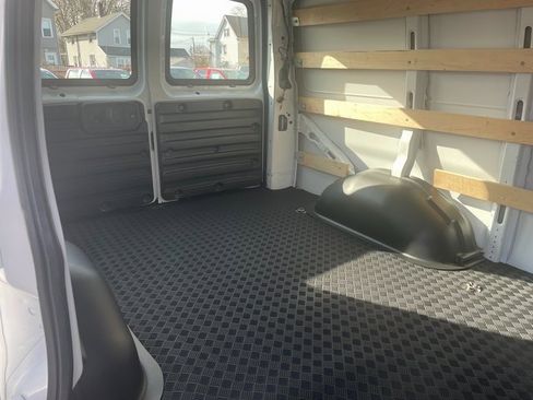 Used 2024 Chevrolet Express 2500 w/ Driver Convenience Package image 8