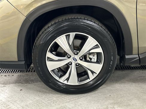 Certified 2022 Subaru Ascent Premium w/ Convenience Package image 10