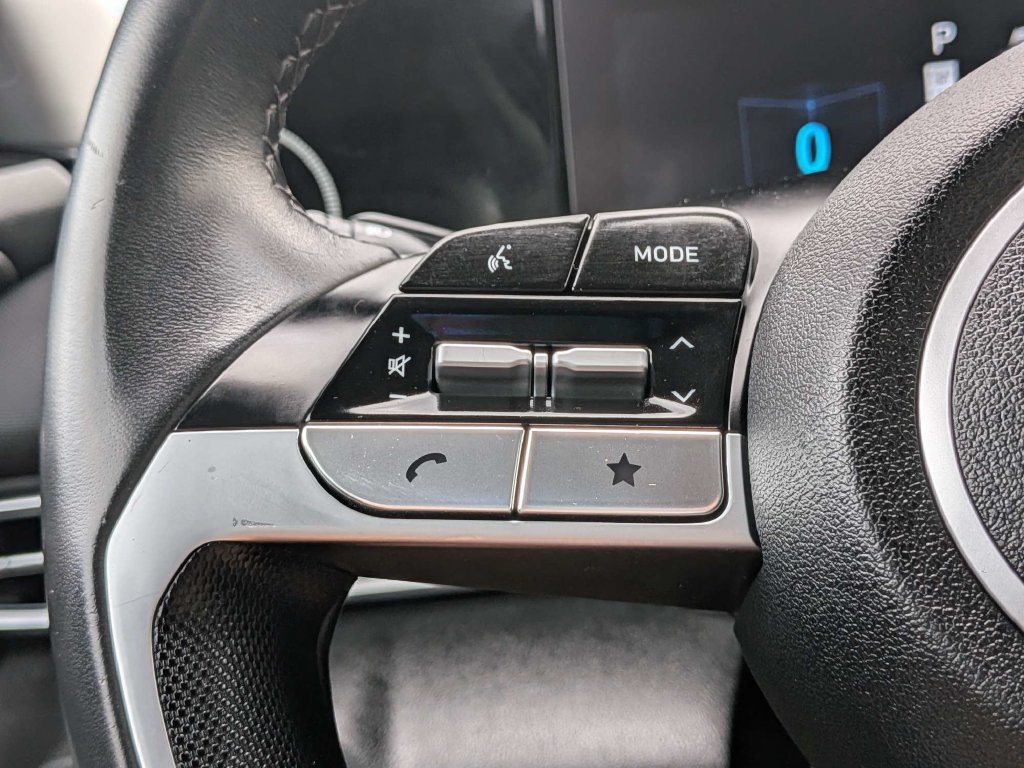 Certified 2025 Hyundai Elantra SEL FWD image 35