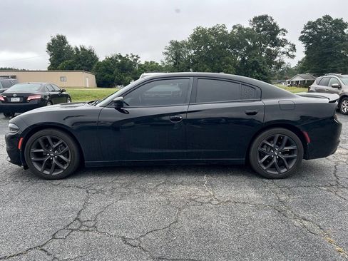 Used 2020 Dodge Charger SXT w/ Blacktop Package RWD image 12