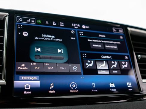 Used 2023 Chrysler Pacifica Touring-L FWD image 28