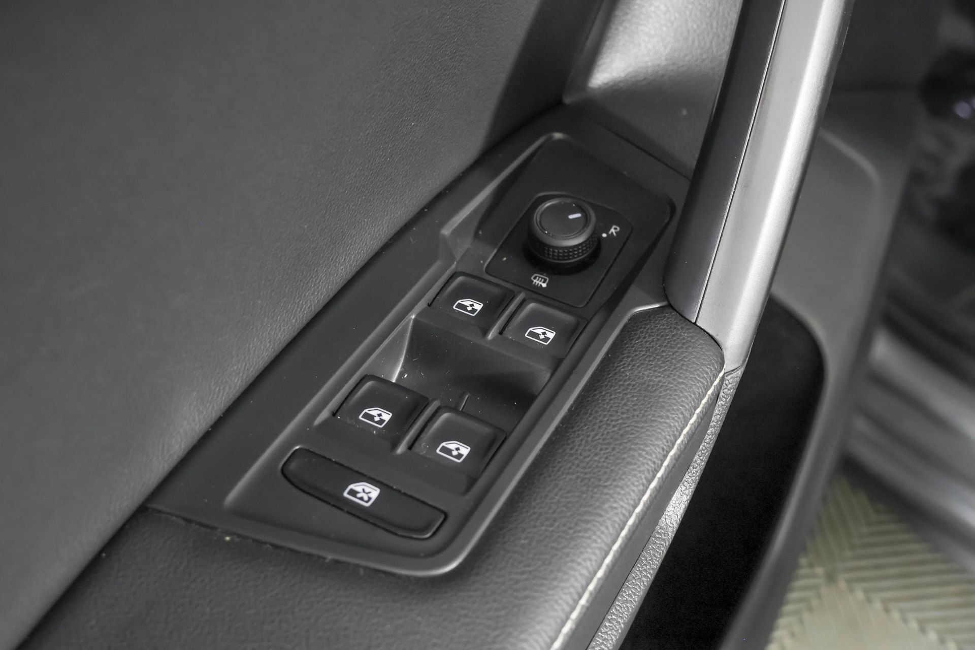 Used 2023 Volkswagen Tiguan S FWD image 34