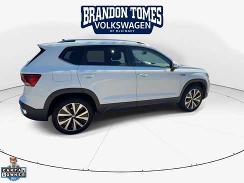 Used 2024 Volkswagen Taos SE FWD image 10