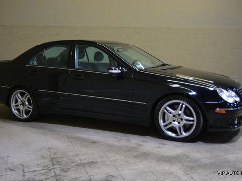 Used 2005 Mercedes-Benz C 55 AMG Sedan image 31