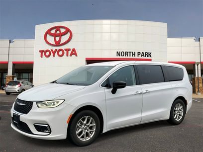 Used 2024 Chrysler Pacifica Touring-L