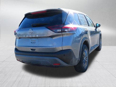 Used 2023 Nissan Rogue S image 7