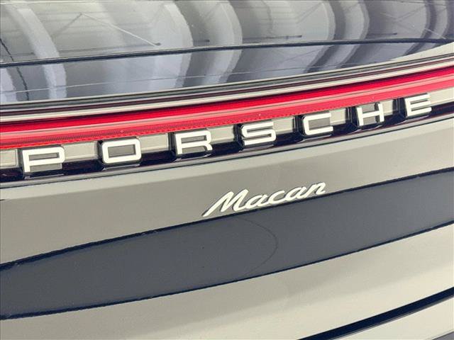 Used 2025 Porsche Macan AWD/4WD image 25