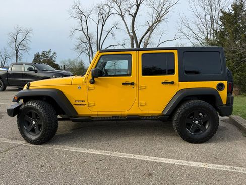 Used 2015 Jeep Wrangler Unlimited Sport w/ Quick Order Package 24S AWD/4WD image 9