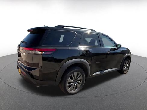 Used 2025 Nissan Pathfinder SV AWD/4WD image 14