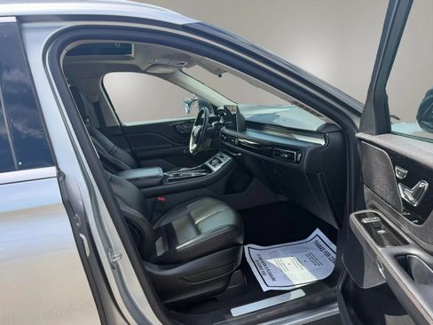 Used 2023 Lincoln Aviator AWD w/ Premium Package image 27