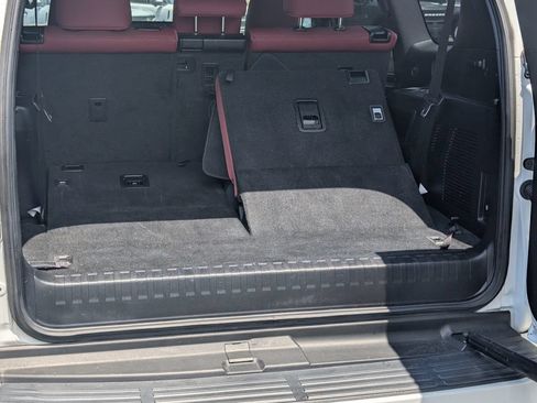 Used 2022 Lexus GX 460 Premium w/ Premium Package AWD/4WD image 9