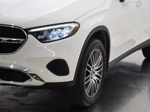 Certified 2026 Mercedes-Benz GLC 300 image 11