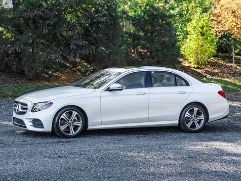 Used 2019 Mercedes-Benz E 300 image 3