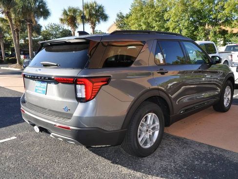 New 2026 Ford Explorer Active w/ Active Comfort Package image 5