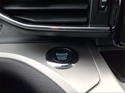 Used 2022 Ford Explorer XLT w/ Equipment Group 202A image 23