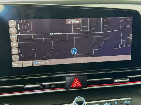 Used 2025 Hyundai Elantra SEL FWD image 18