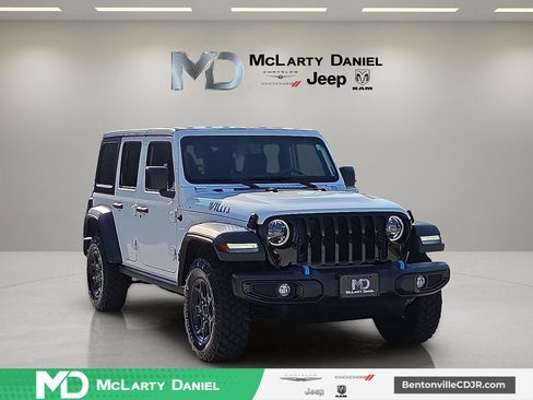 Used 2023 Jeep Wrangler Unlimited w/ 8.4" Radio Group AWD/4WD image 1