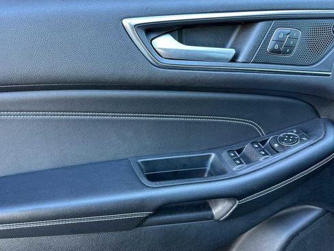 Certified 2022 Ford Edge Titanium image 39