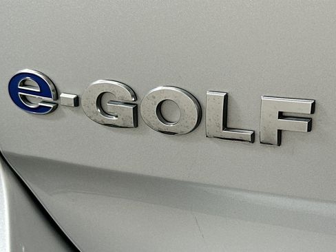 Used 2015 Volkswagen e-Golf SEL Premium FWD image 10
