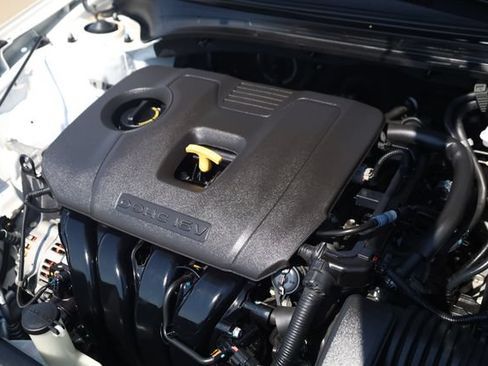Used 2024 Kia Forte LXS w/ LXS Technology Package FWD image 8