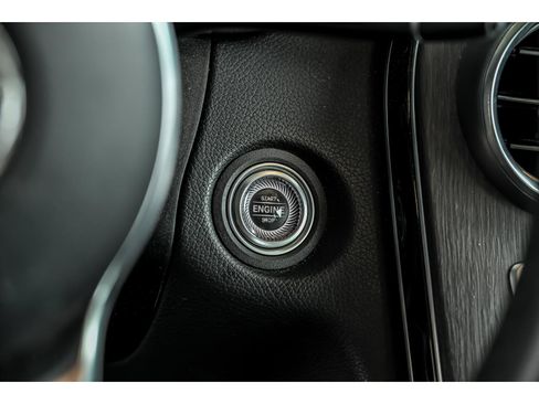 Used 2020 Mercedes-Benz C 300 4MATIC Sedan image 18